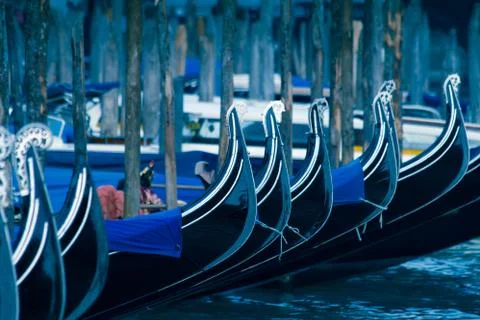 Venice gondolas at the pier Foto stock
