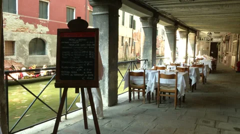 Venice restaurant Video stock 33444672