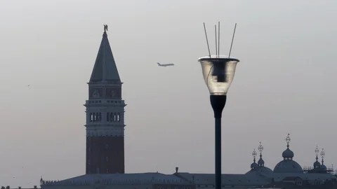 Venice Skyline Plane Flypast (Flat Profile) Video stock 99332634