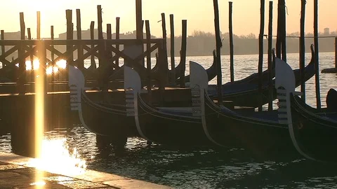 Veniceboats15.3 Video stock 90066365