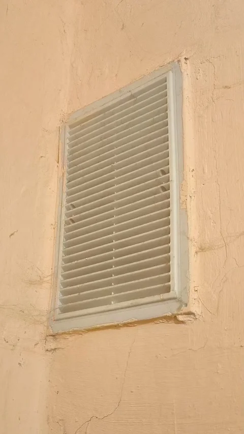 Ventilation grille on the wall with cobwebs in the bathroom Stock-Footage 332975249