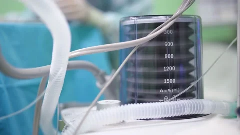 A ventilator designed to supply breathable air into and out of the lungs to Vidéo 179830276