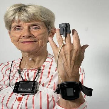  Ventilatory polygraphy Nocturnal ventilatory polygraph analyzing at home ... Stock Photos