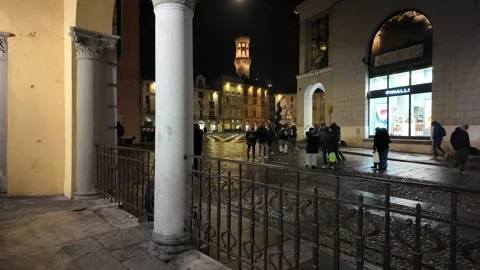 Vercelli Cavour square, Old Town Vidéo 261337437