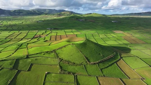 Verdant patchwork blanket landscape around Pico Dona Joana on Terceira Stock Footage 328524764
