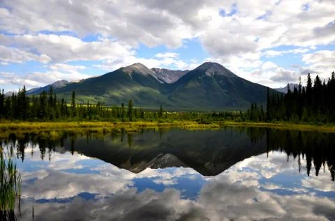 Vermillion Lake reflection 写真素材