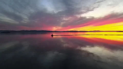 Vermont lake Champlain lighthouse sunset amazing 動画素材 132240685