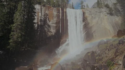 Vernal Fall with full rainbow arc in Yosemite Vídeos de archivo 347986588