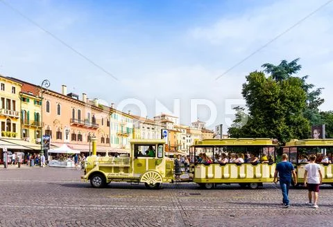 Verona, ITALY - September 3, 2016. Beautiful street view of Verona center. S Stock Photos