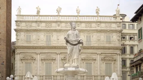 Verona Piazza Erbe Video stock 240187127