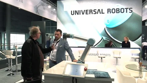 A versatile robot can for example screw, polish, paint, stamp, cook and more Video stock 81163911