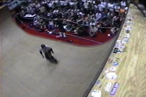 Vert ramp skating Stock Footage 94595