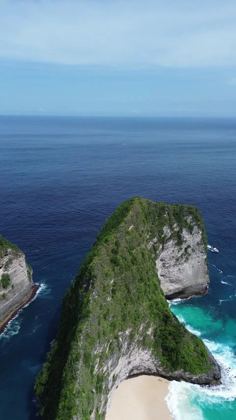 Vertical 4K Drone Kelingking Beach Nusa Penida Bali Indonesia Stock Footage 337865298