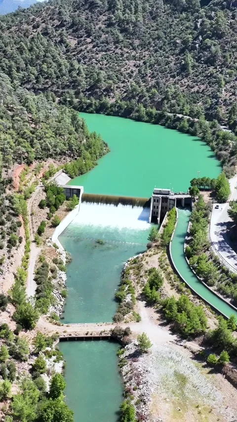 Vertical 4k images of the dam Stock Footage 311050908