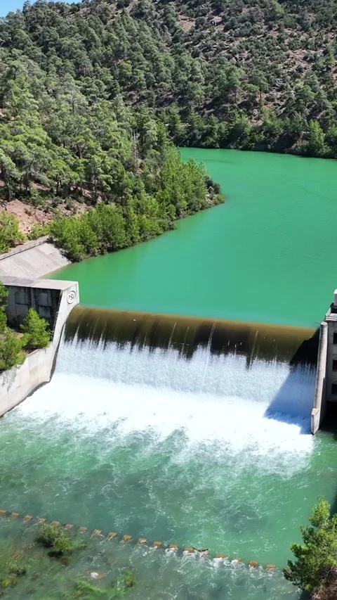 Vertical 4k images of the dam Stock Footage 311050955