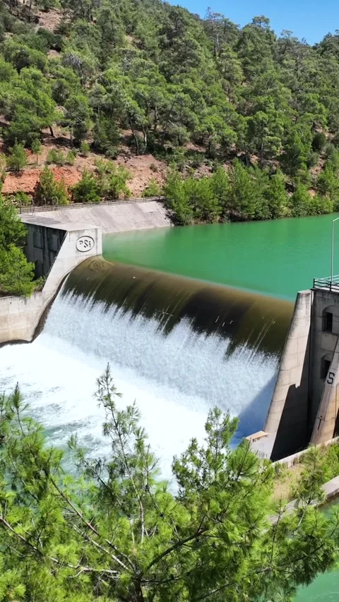 Vertical 4k images of the dam Stock Footage 311051093