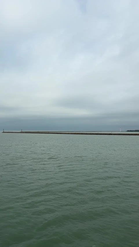 Vertical 4K Solitary Navigation Lighthouse in Qiongzhou Strait Видео 332037386