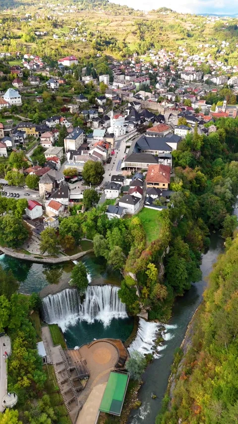 Vertical aerial drone view of Jajce Waterfalls in historic town of Jajce, Bosnia Vídeos de archivo 324813964