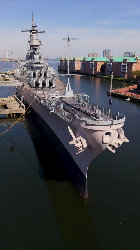 Vertical Aerial Orbit Around Bow of USS Wisconsin Battleship Norfolk Virginia Vidéo 336447406