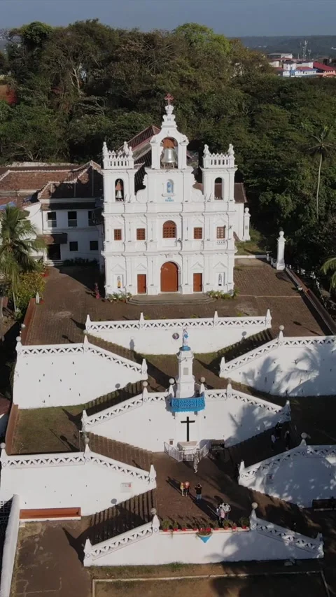 Vertical Aerial Shot of Immaculate Conception Church Panjim Goa India Vídeos de archivo 335266639