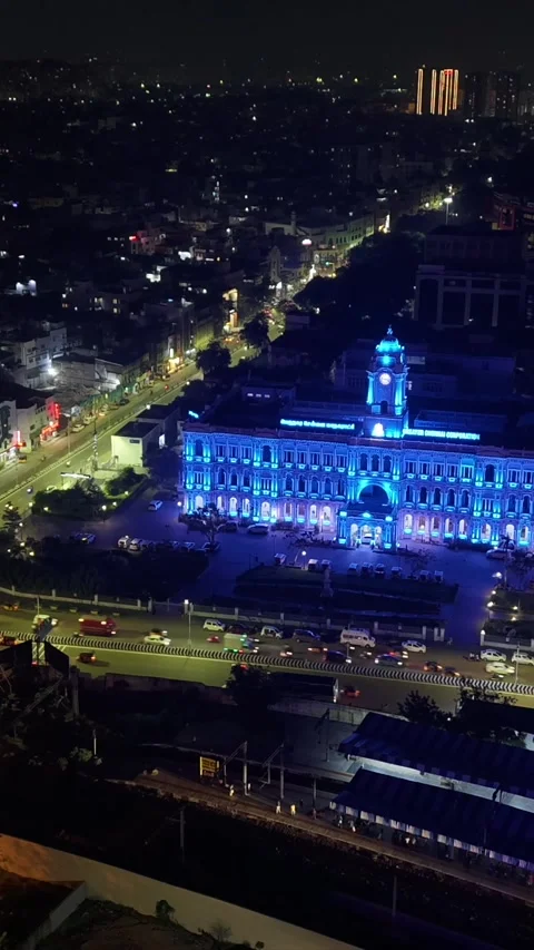 Vertical Aerial Timelapse of Ripon Building Illuminated at Night Chennai India 库存影片 334180489