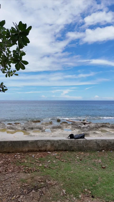 Vertical aerial  video beach with clear water 5 Video stock 304544606