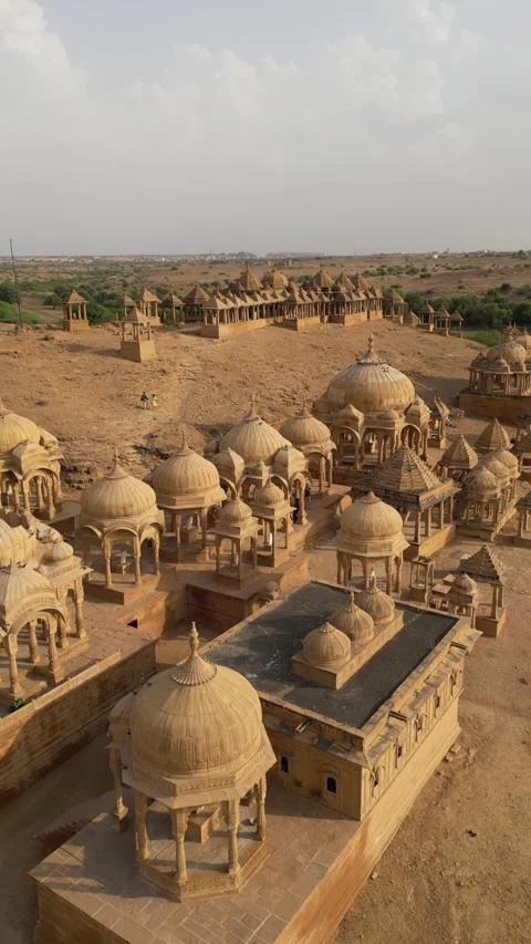 Vertical Aerial View of Bada Bagh Cenotaphs in Jaisalmer, Rajasthan 스톡 동영상 341663532