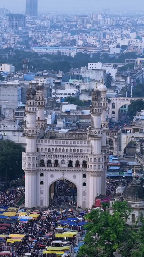 Vertical Aerial View of Charminar Monument Hyderabad 動画素材 330718492
