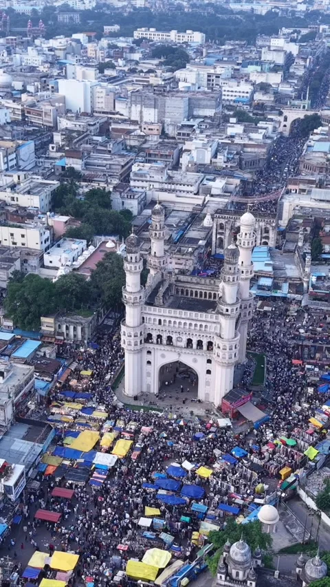 Vertical Aerial View of Charminar Monument Hyderabad 스톡 동영상 330718511