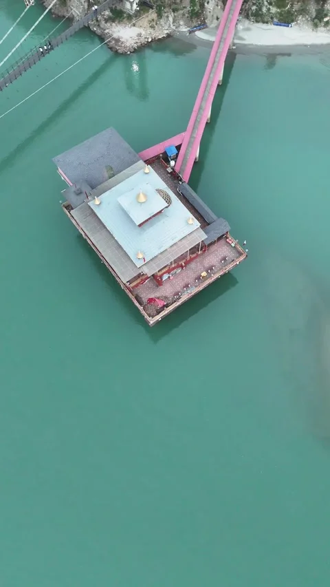Vertical Aerial View of Dhari Devi Temple on Alaknanda River Uttarakhand Video stock 335010085