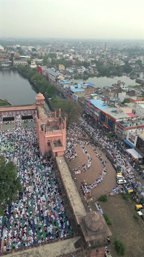Vertical Aerial View of Eid Prayers at Taj-ul-Masajid, Bhopal Stock-Footage 341398907