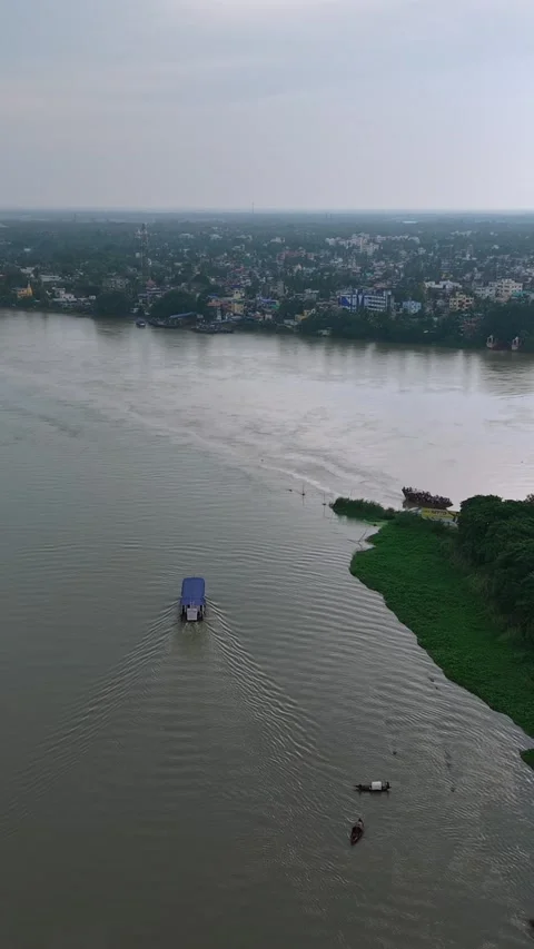 Vertical Aerial View of River Ganges and Mayapur Town West Bengal India Vidéo 334180339