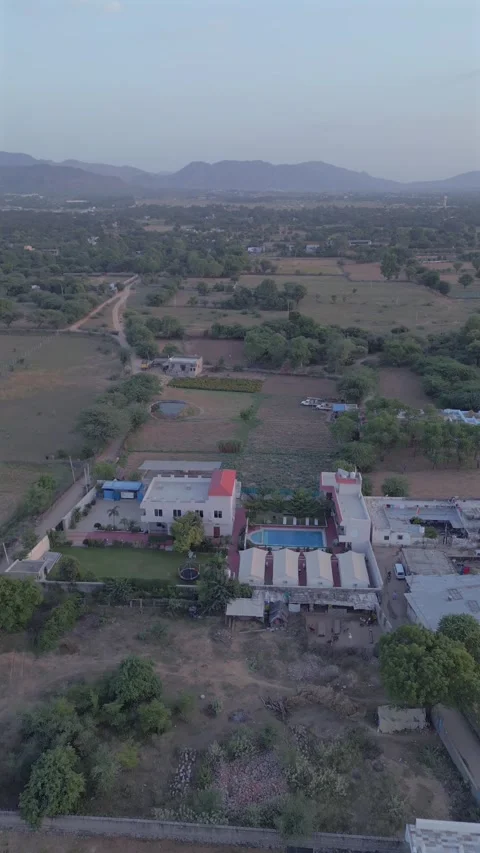Vertical Aerial View of Rural Pushkar and Aravalli Hills, Rajasthan 스톡 동영상 341664316