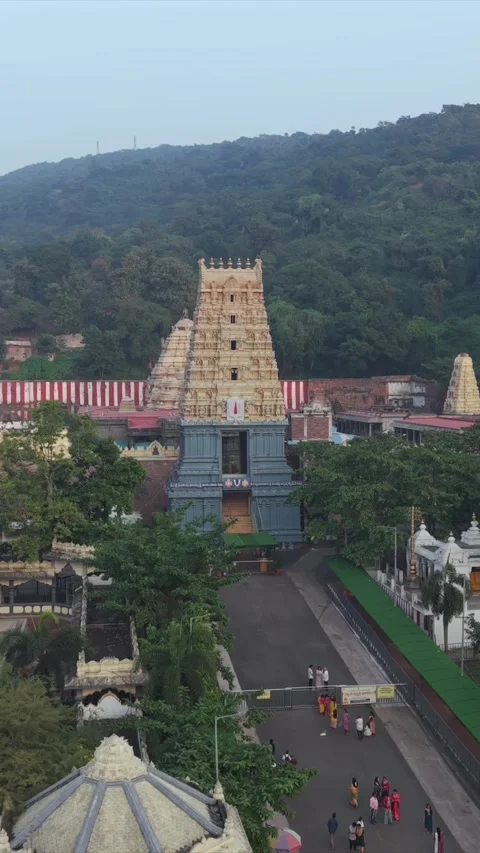 Vertical Aerial View of Simhachalam Temple Visakhapatnam 스톡 동영상 342892436