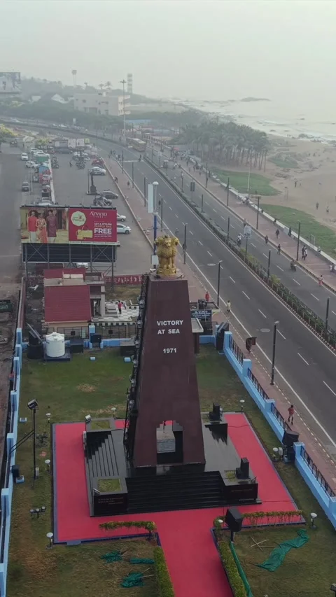 Vertical Aerial View of TU-142 Aircraft Museum RK Beach Visakhapatnam 스톡 동영상 342892998