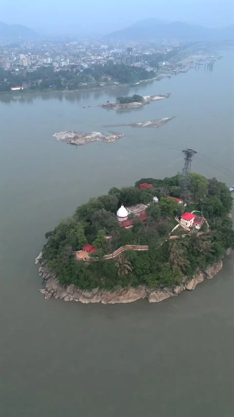 Vertical Aerial View of Umananda Temple on Peacock Island, Guwahati Stockbeeldmateriaal 339645785