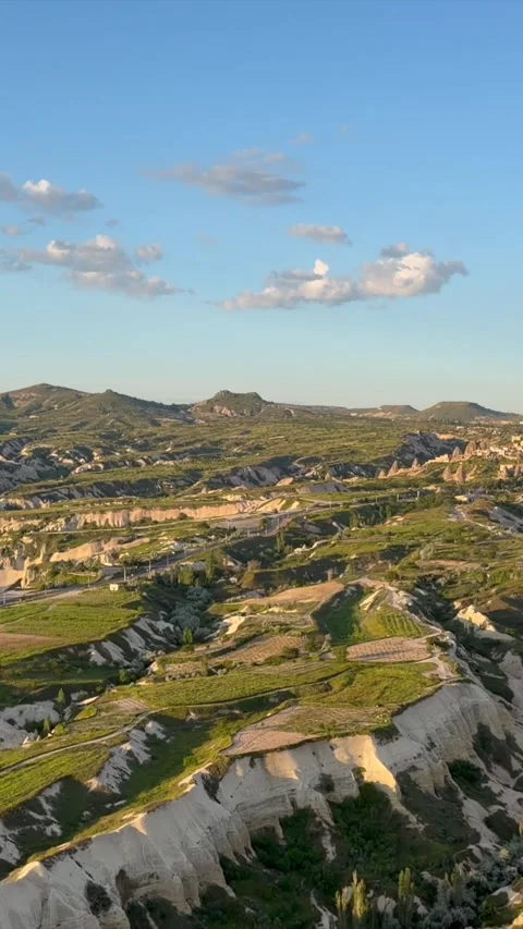 Vertical Aerial View of Valleys and Rock Formations in Cappadocia Turkey Vidéo 337285500