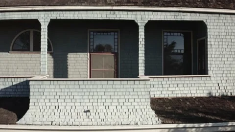 Vertical Ascent Reveals Mountain Backdrop Behind Modified Queen Anne Home Vídeo Stock 209681482