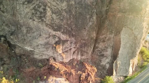 Vertical Ascent While Tracking Giant Cliff Vídeo Stock 209293419