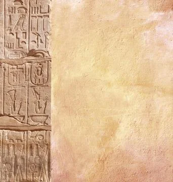 Vertical background with ancient Egyptian hieroglyphs on stone wall, Egypt,.. Illustrazione stock
