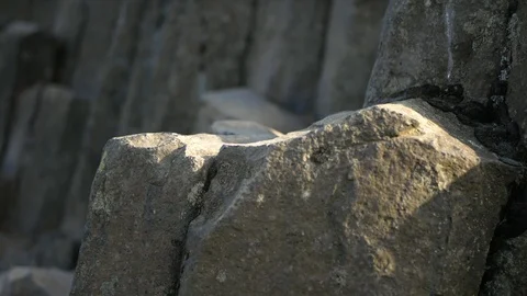 Vertical basalt rock formations Vidéo 94150674