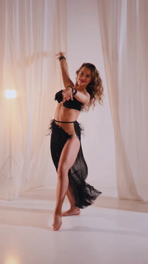 Толық аяқтар жамбас пениса