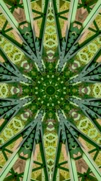 Vertical Busy angular design created from a green bridge in California on a Foto stock