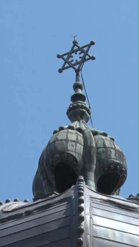 Vertical Close-up of the Star of David on the Synagogue Dome 库存影片 329701260