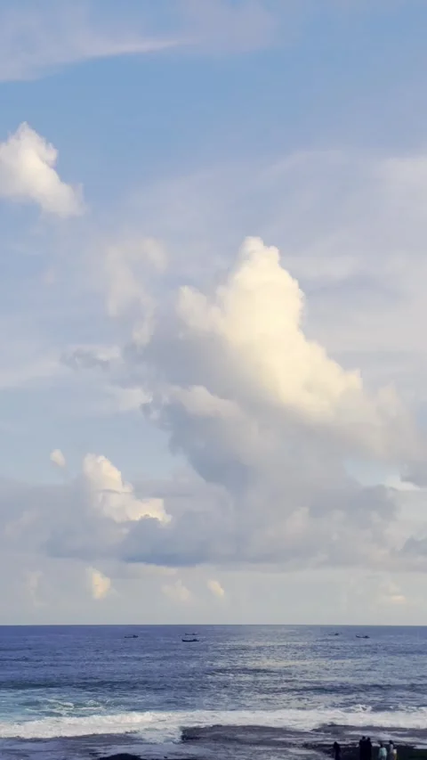 Vertical Cloudy Ocean Horizon Stock Footage 337533626