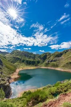 Vertical composition of Somiedo at the bottom of the mountain in Asturias Foto stock