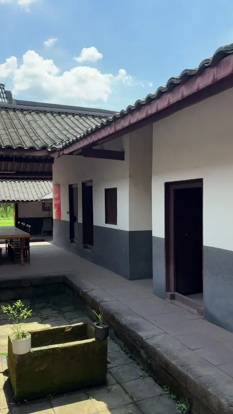 Vertical Courtyard View Of Zhu Xi Ancestral Hall Vídeos de archivo 334828607