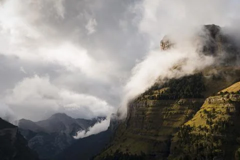 Vertical cut mountain slopes Stock-Fotos