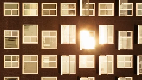 Vertical day to night timelapse of a modern apartment building Video stock 106902616