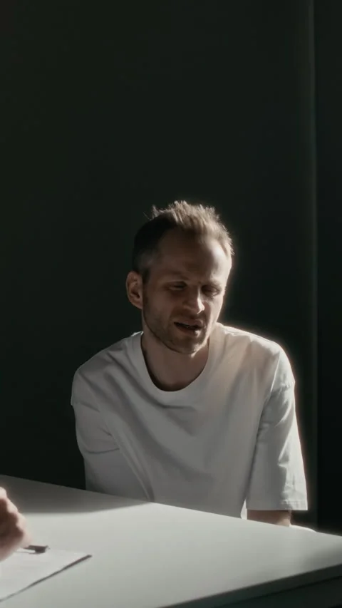 Vertical of Depressed Man Talking to Therapist during Psychological Consultation 스톡 동영상 336662532